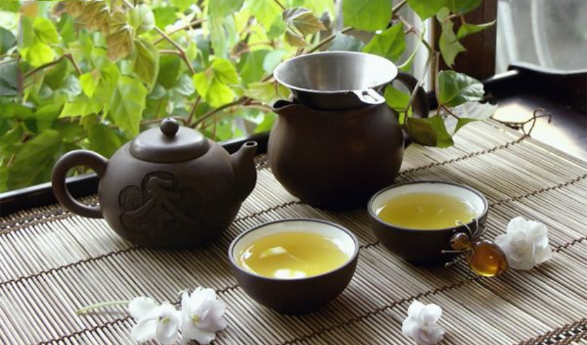 Hướng dẫn cách pha trà Shan Tuyết nhài chuẩn nhiệt độ để giữ hương thơm